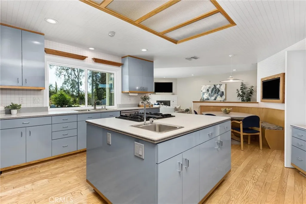 30693 E Sunset S, Redlands, California 92373 home-pic-16