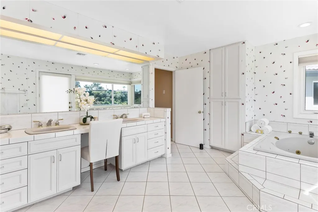 30693 E Sunset S, Redlands, California 92373 home-pic-36