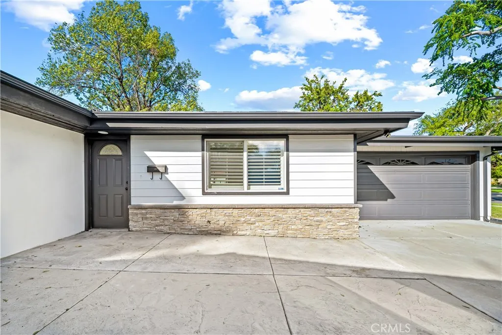 2013 Victoria Drive, Fullerton, California 92831 home-pic-1