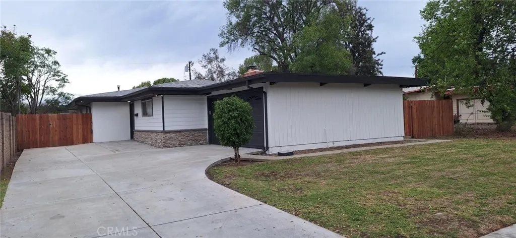 2013 Victoria Drive, Fullerton, California 92831 home-pic-0