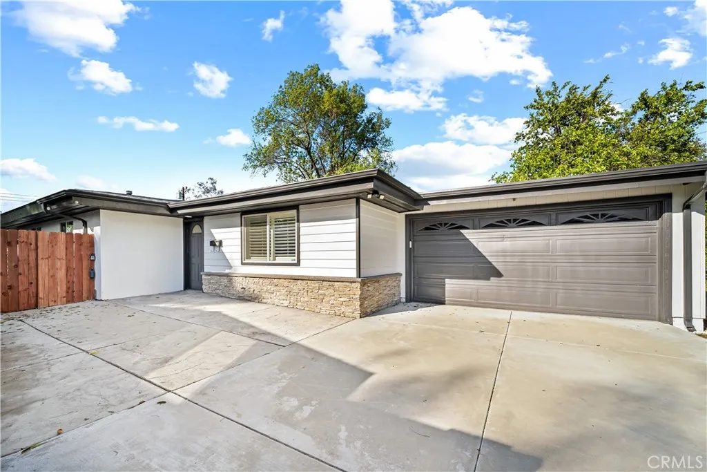 2013 Victoria Drive, Fullerton, California 92831 home-pic-2
