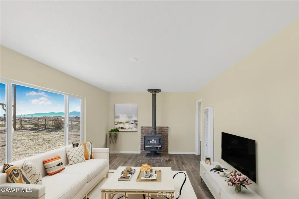 47703 28th E, Lancaster, California 93535 home-pic-3
