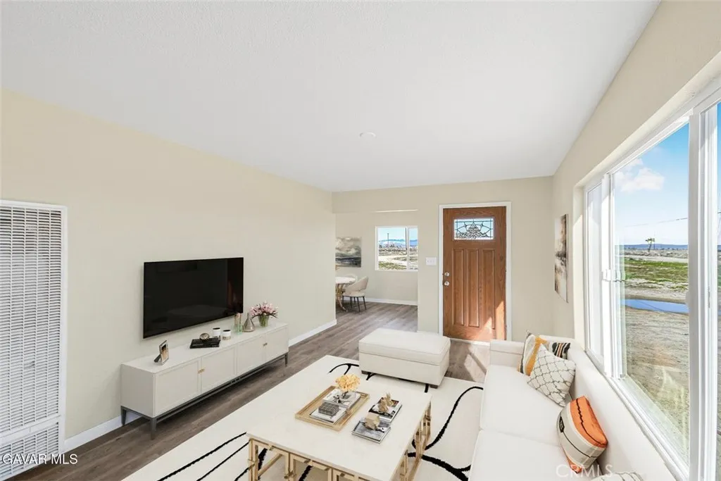 47703 28th E, Lancaster, California 93535 home-pic-4