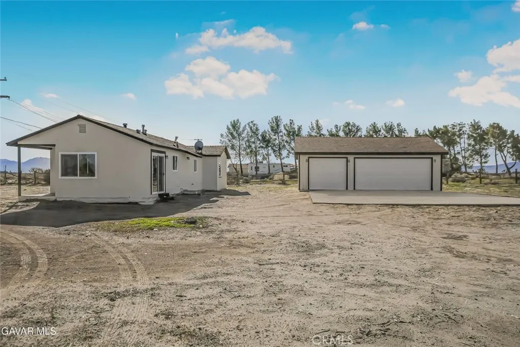 47703 28th E, Lancaster, California 93535 home-pic-2