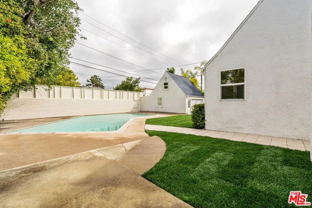 512 N Elm Drive, Beverly Hills, California 90210 home-pic-40