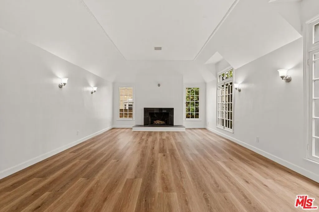 512 N Elm Drive, Beverly Hills, California 90210 home-pic-7