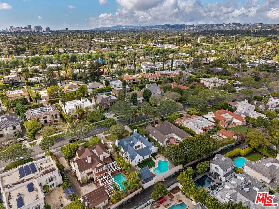 512 N Elm Drive, Beverly Hills, California 90210 home-pic-56