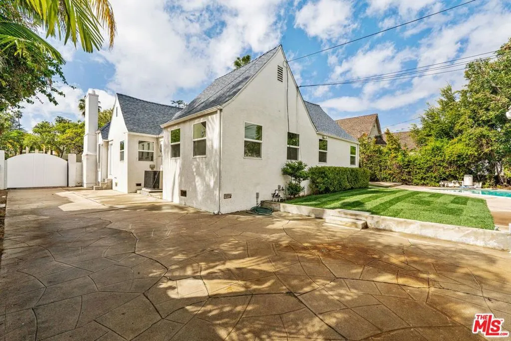 512 N Elm Drive, Beverly Hills, California 90210 home-pic-45