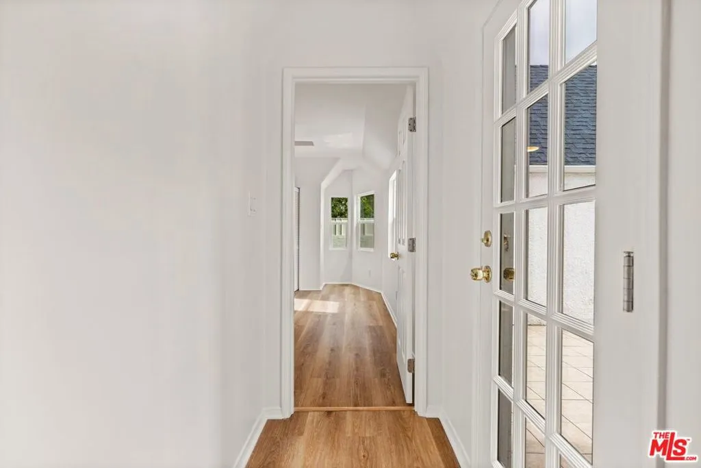 512 N Elm Drive, Beverly Hills, California 90210 home-pic-22