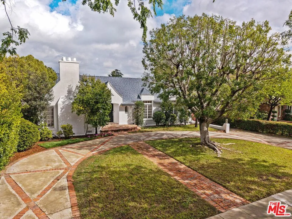 512 N Elm Drive, Beverly Hills, California 90210 home-pic-52