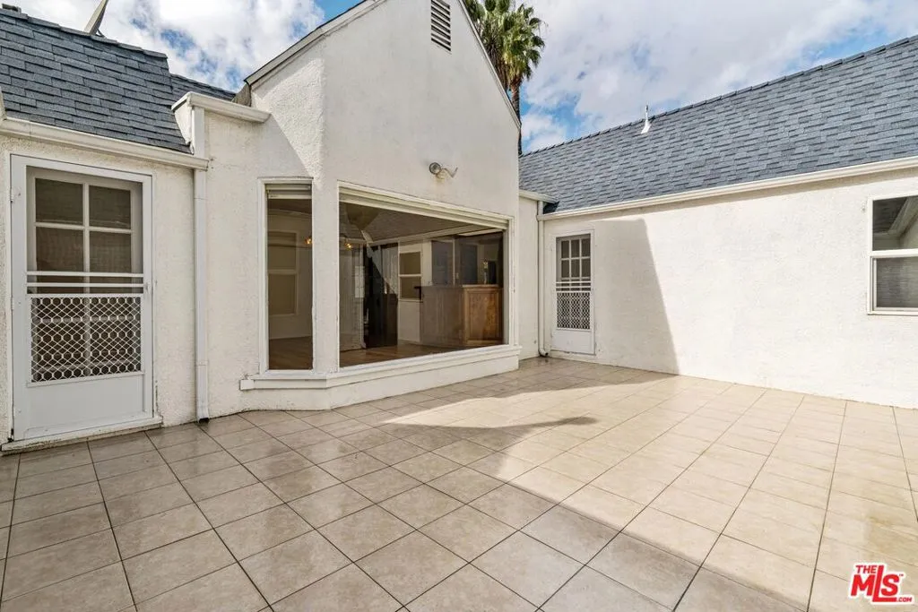 512 N Elm Drive, Beverly Hills, California 90210 home-pic-38