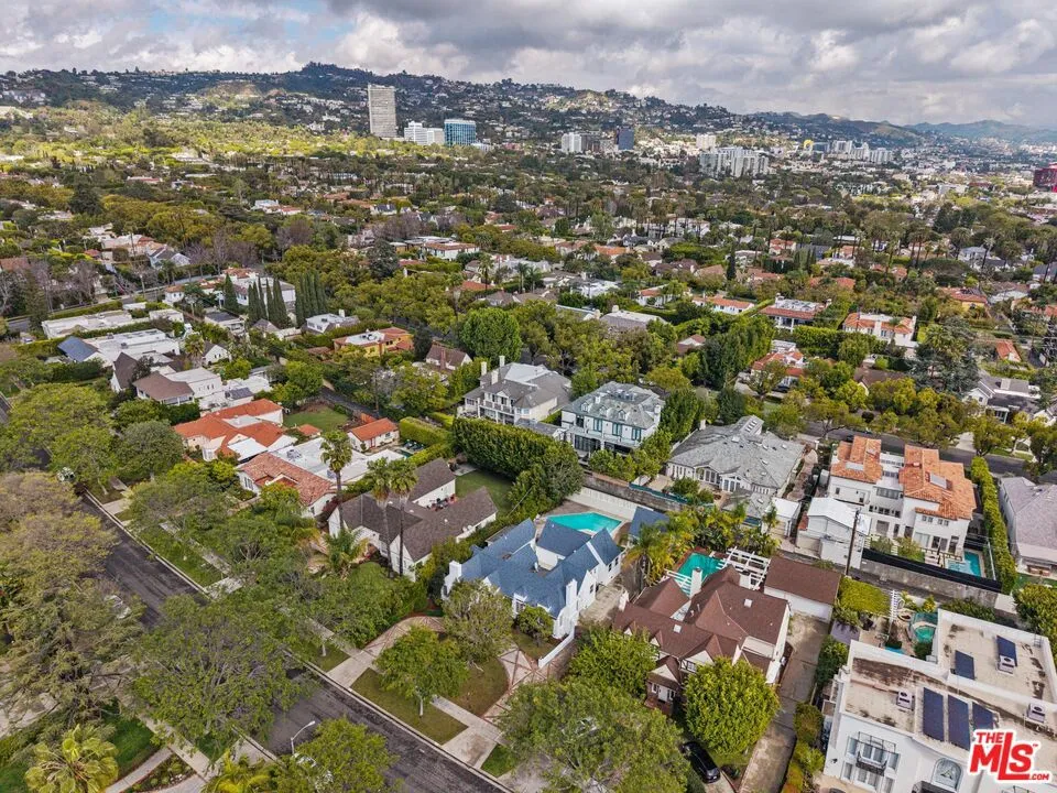 512 N Elm Drive, Beverly Hills, California 90210 home-pic-54