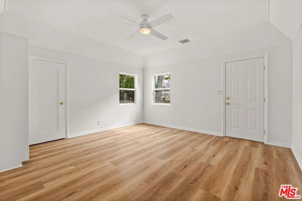 512 N Elm Drive, Beverly Hills, California 90210 home-pic-28