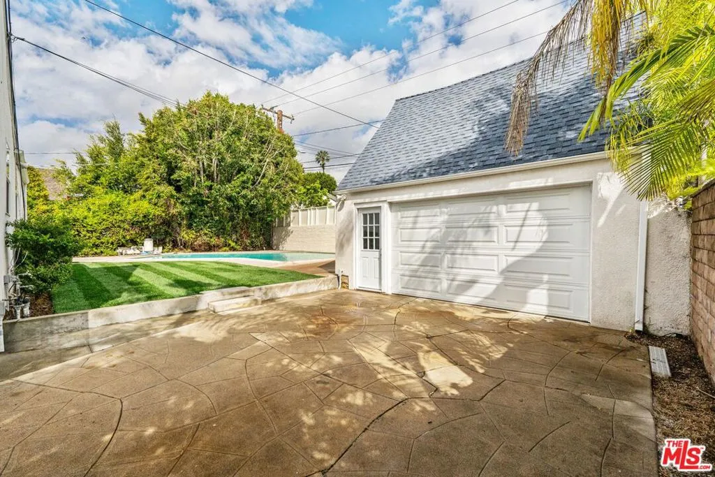 512 N Elm Drive, Beverly Hills, California 90210 home-pic-46