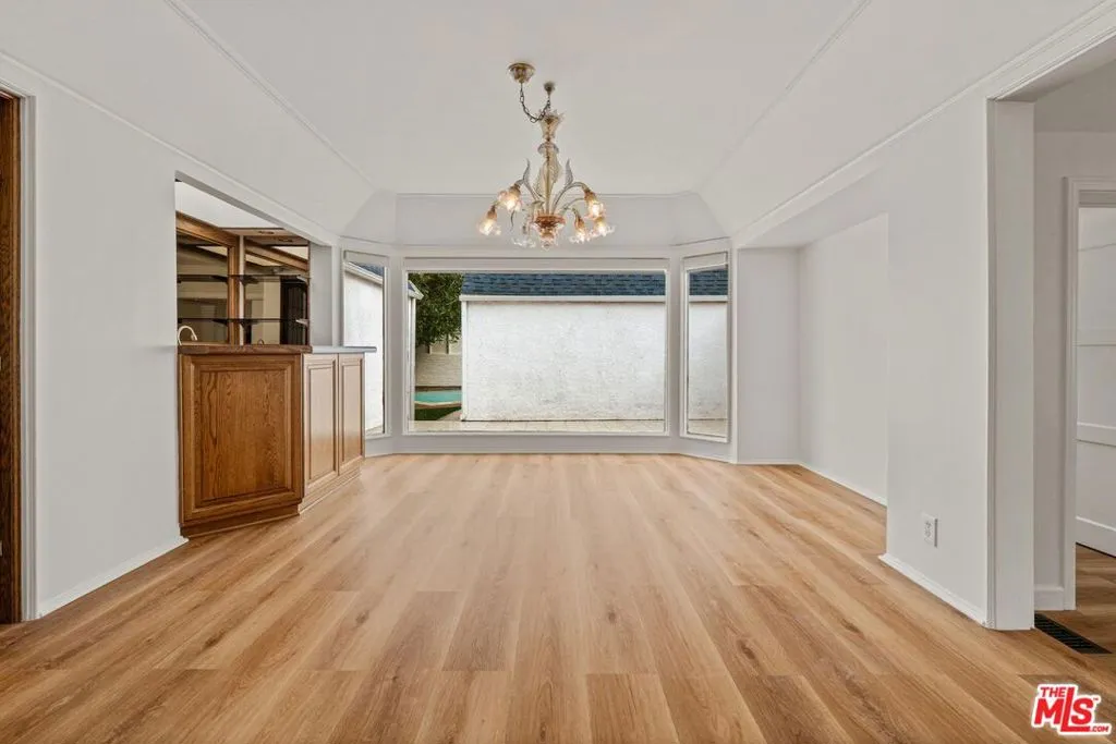 512 N Elm Drive, Beverly Hills, California 90210 home-pic-13