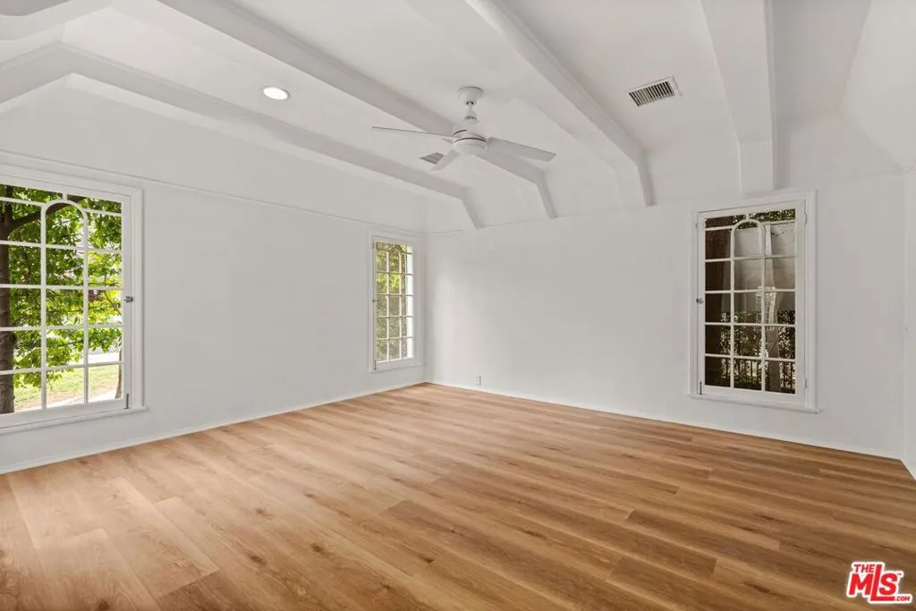 512 N Elm Drive, Beverly Hills, California 90210 home-pic-20