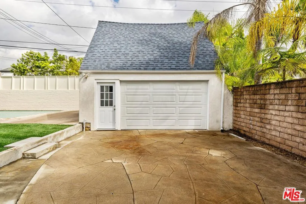 512 N Elm Drive, Beverly Hills, California 90210 home-pic-47