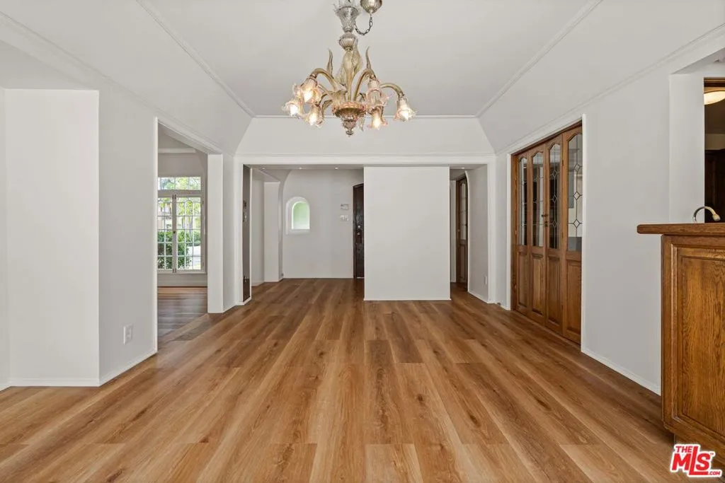 512 N Elm Drive, Beverly Hills, California 90210 home-pic-14