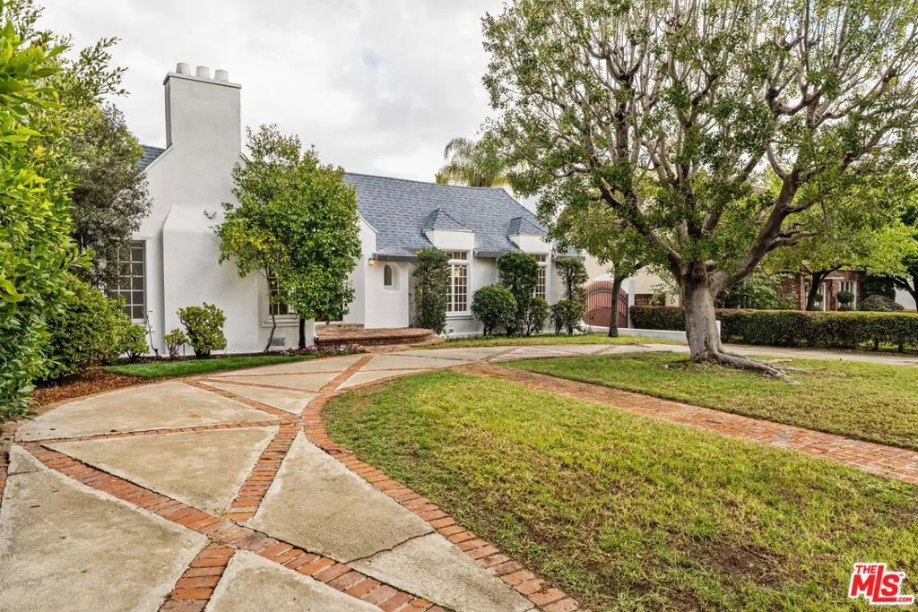 512 N Elm Drive, Beverly Hills, California 90210 home-pic-51