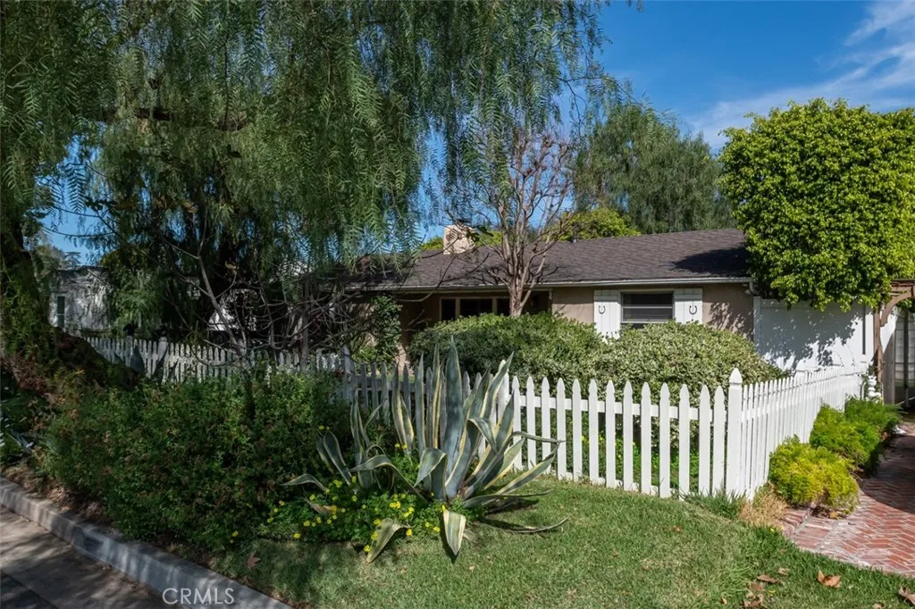 1415 Garden Street, Glendale, California 91201 home-pic-3