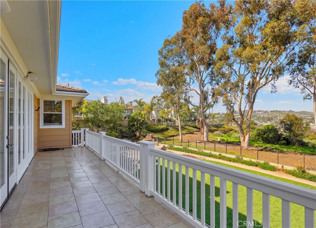 16 Lapis Avenue, Dana Point, California 92629 home-pic-36