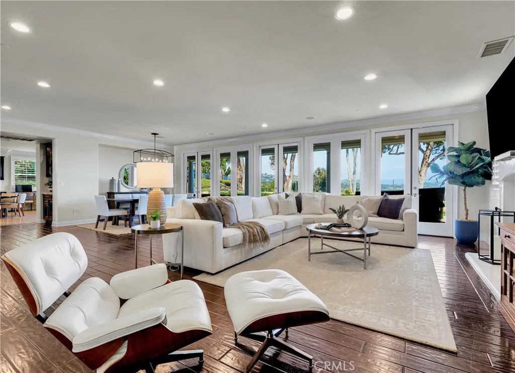 16 Lapis Avenue, Dana Point, California 92629 home-pic-8