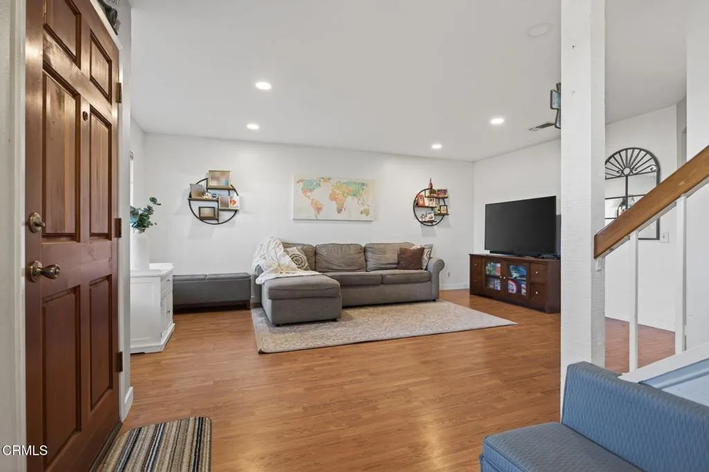 8482 N Bank Drive, Ventura, California 93004 home-pic-8