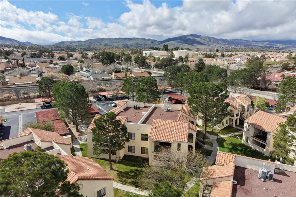 2554 Olive 101, Palmdale, California 93550 home-pic-39