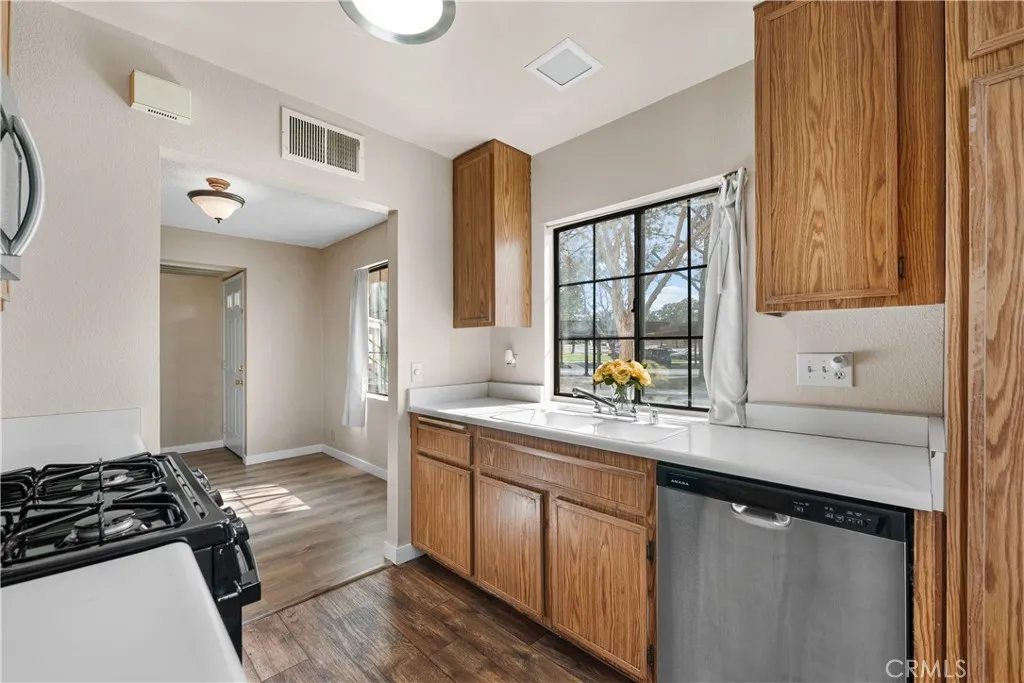 2554 Olive 101, Palmdale, California 93550 home-pic-7