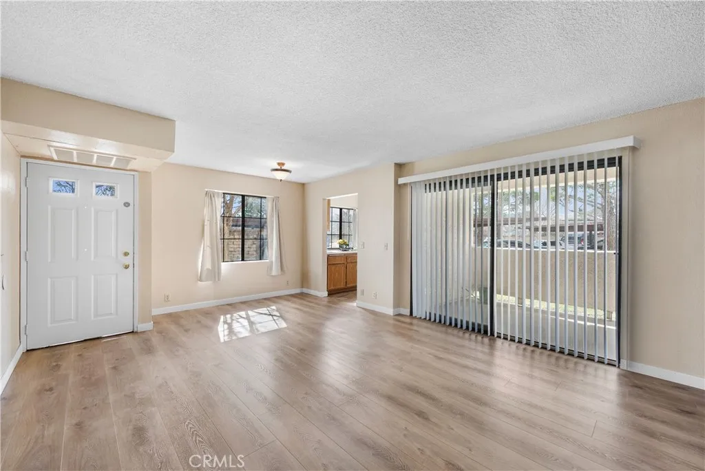 2554 Olive 101, Palmdale, California 93550 home-pic-1