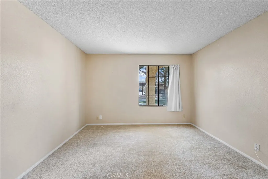 2554 Olive 101, Palmdale, California 93550 home-pic-18