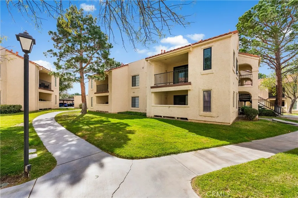 2554 Olive 101, Palmdale, California 93550 home-pic-24