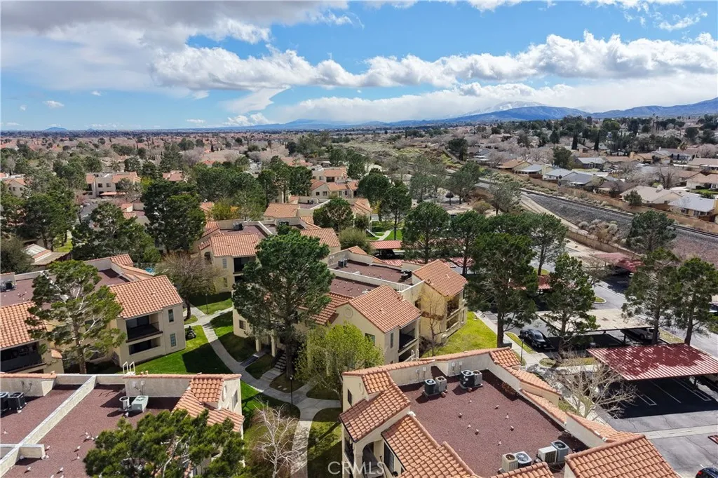 2554 Olive 101, Palmdale, California 93550 home-pic-40