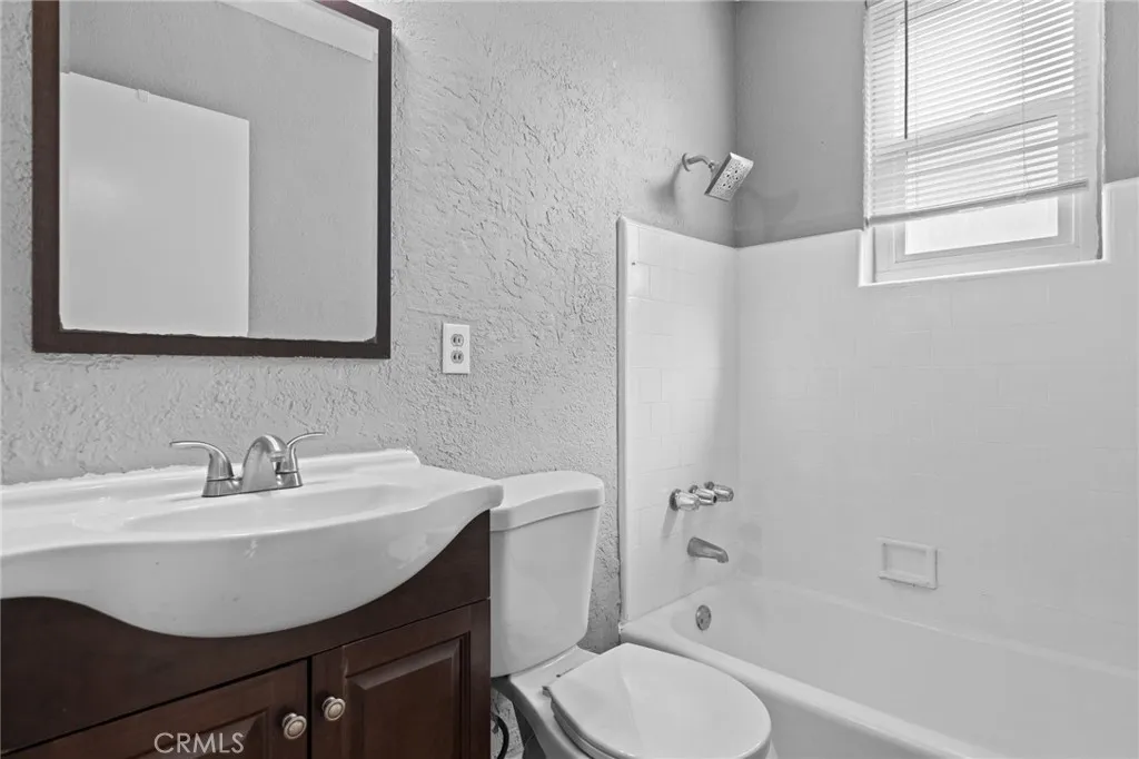 9952 Catawba, Fontana, California 92335 home-pic-15