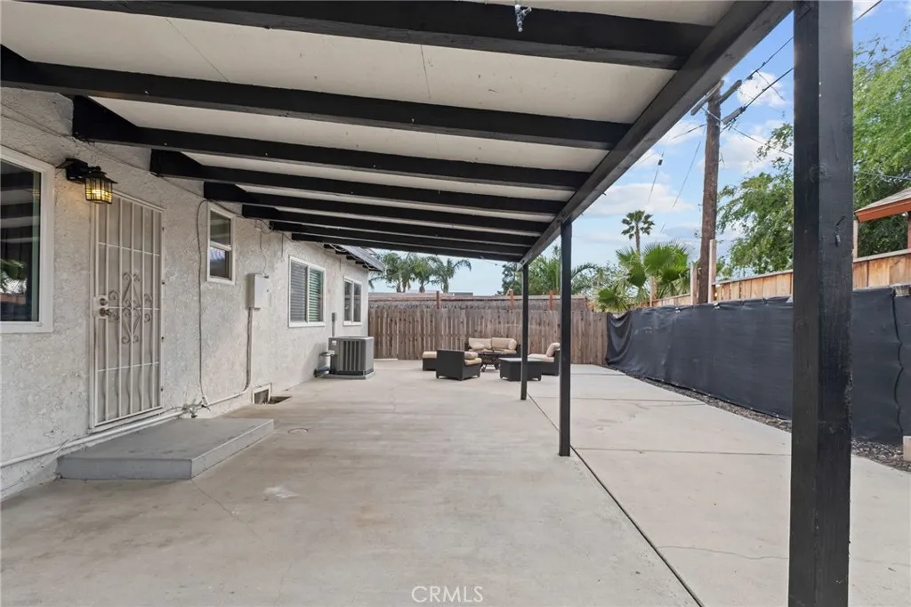 9952 Catawba, Fontana, California 92335 home-pic-23