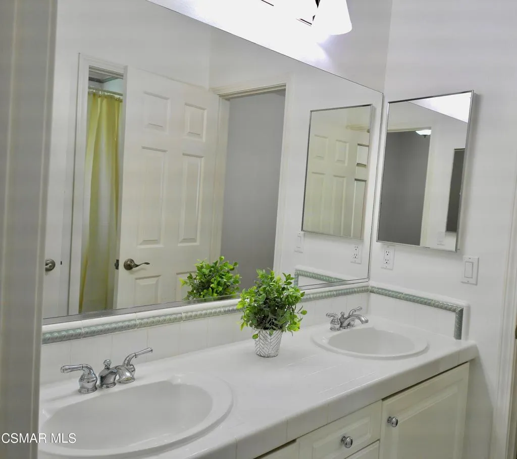 6438 Deerbrook Road, Oak Park, California 91377 home-pic-38
