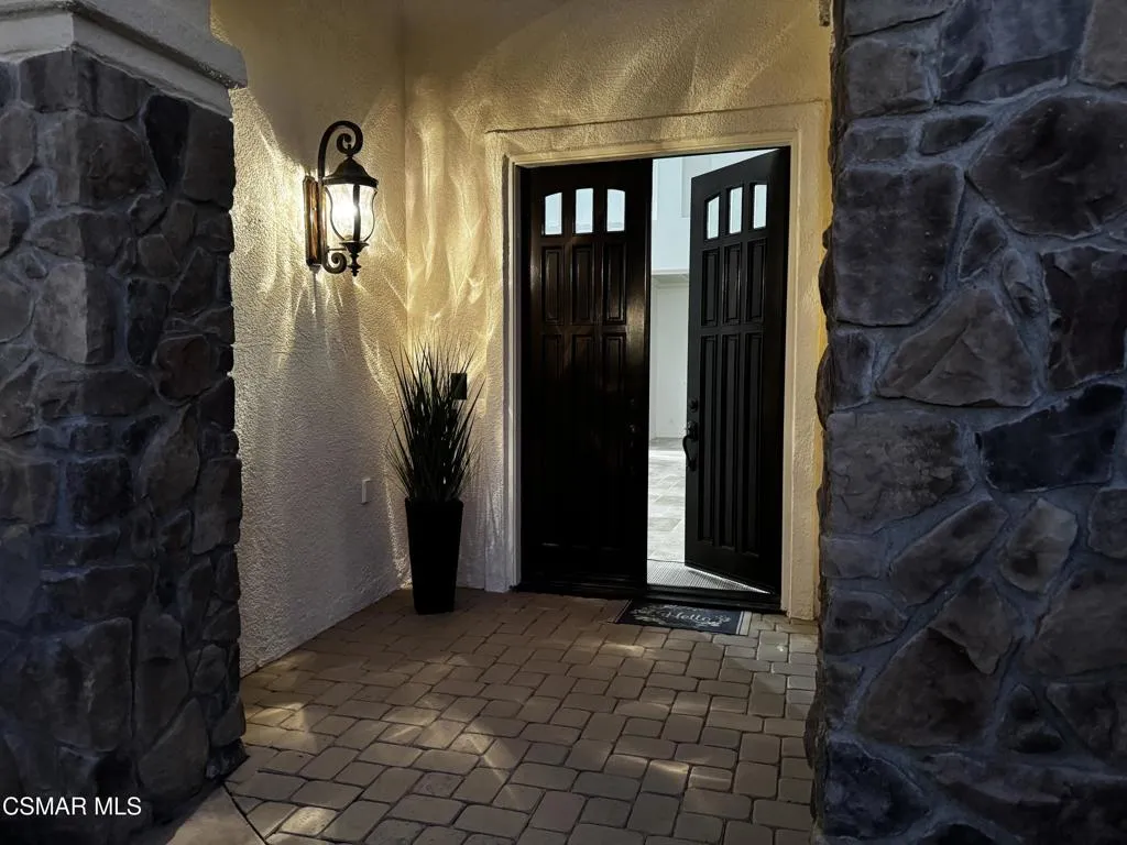 6438 Deerbrook Road, Oak Park, California 91377 home-pic-6