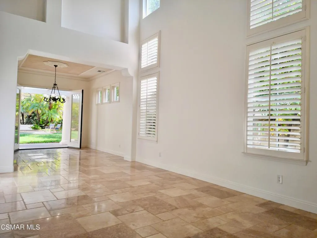 6438 Deerbrook Road, Oak Park, California 91377 home-pic-10