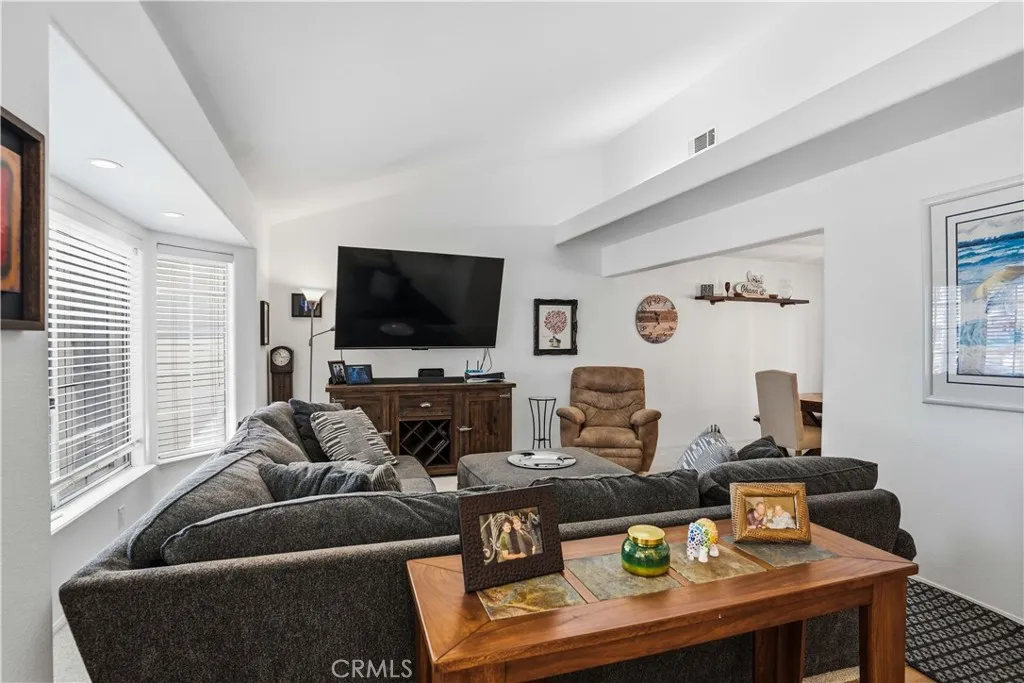 30169 Gulf Stream Drive, Canyon Lake, California 92587 home-pic-10