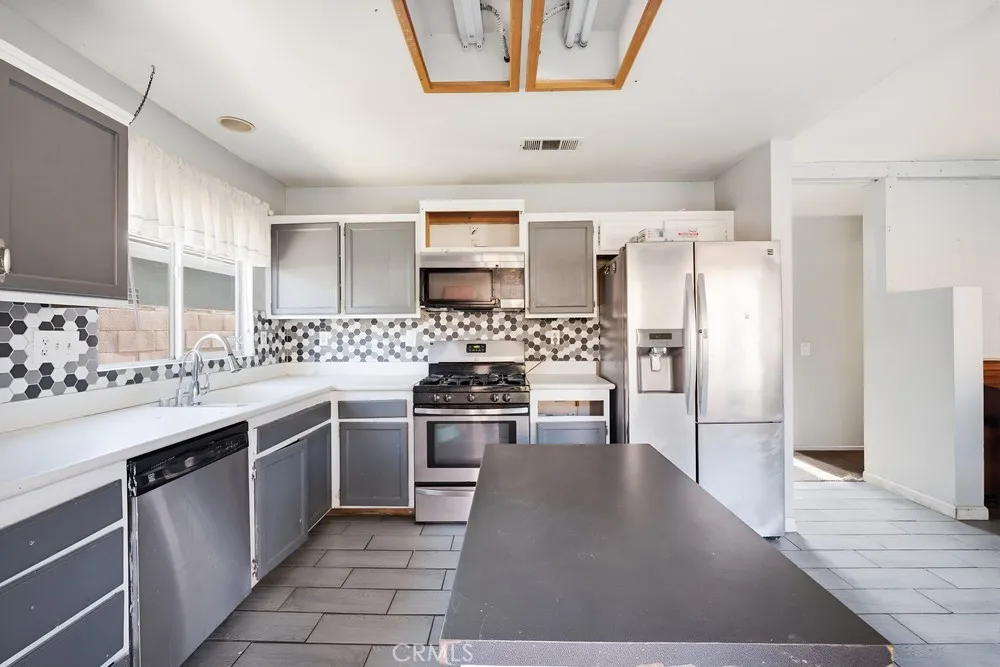 1216 Lilac Ridge Drive, Perris, California 92571 home-pic-20