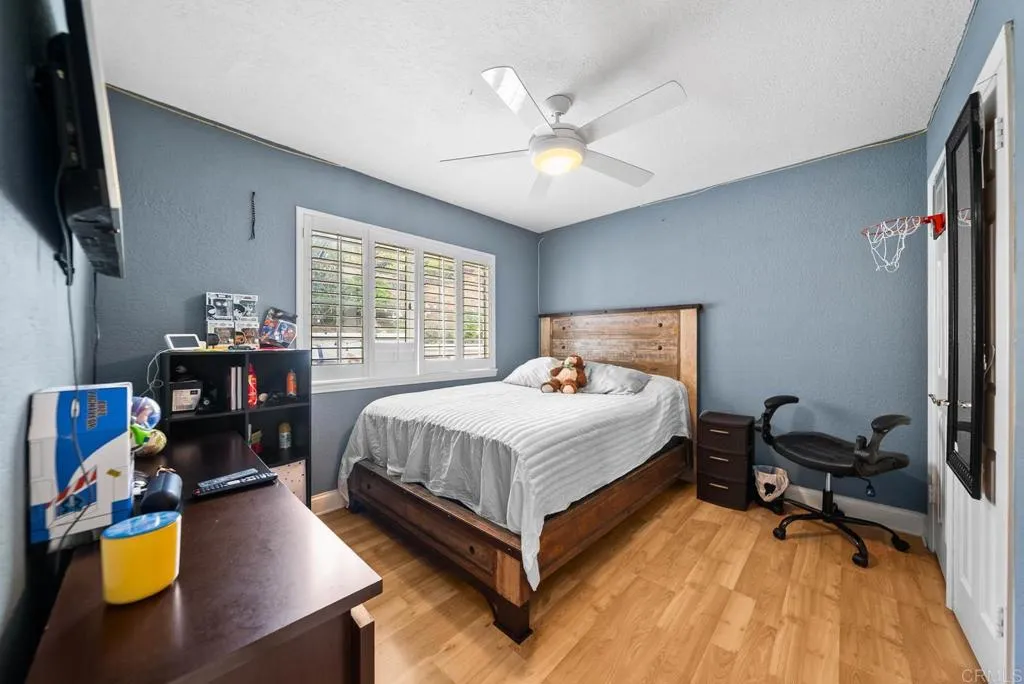 10820 Dutton Drive, La Mesa, California 91941 home-pic-19