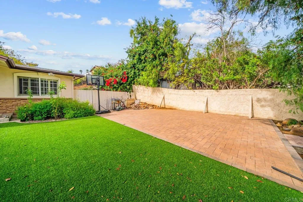10820 Dutton Drive, La Mesa, California 91941 home-pic-39