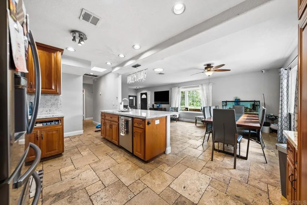 10820 Dutton Drive, La Mesa, California 91941 home-pic-13