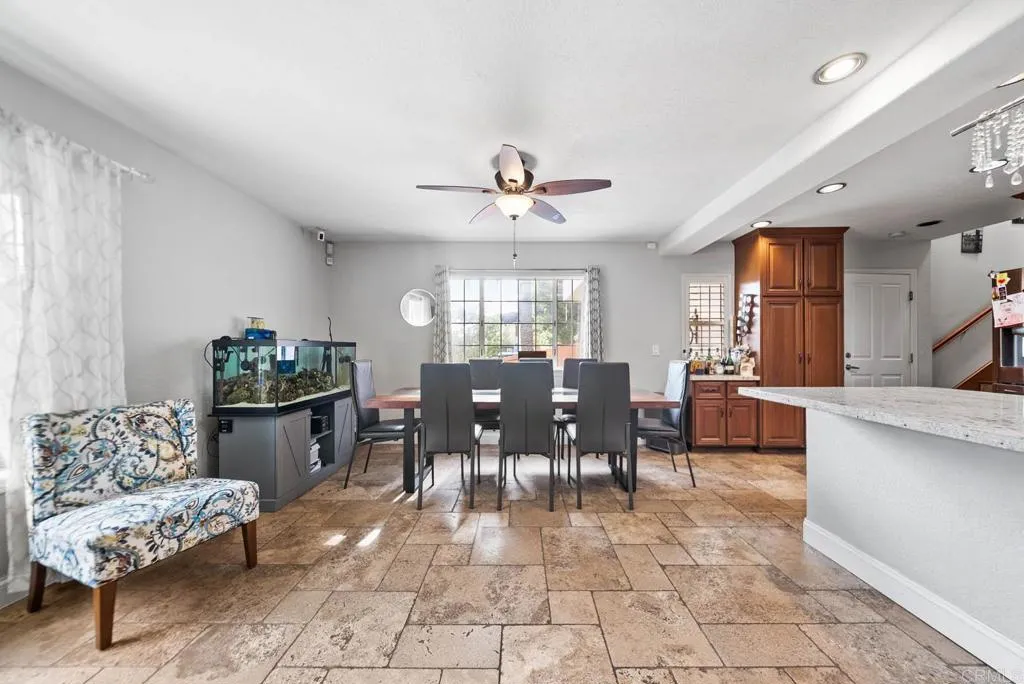 10820 Dutton Drive, La Mesa, California 91941 home-pic-2