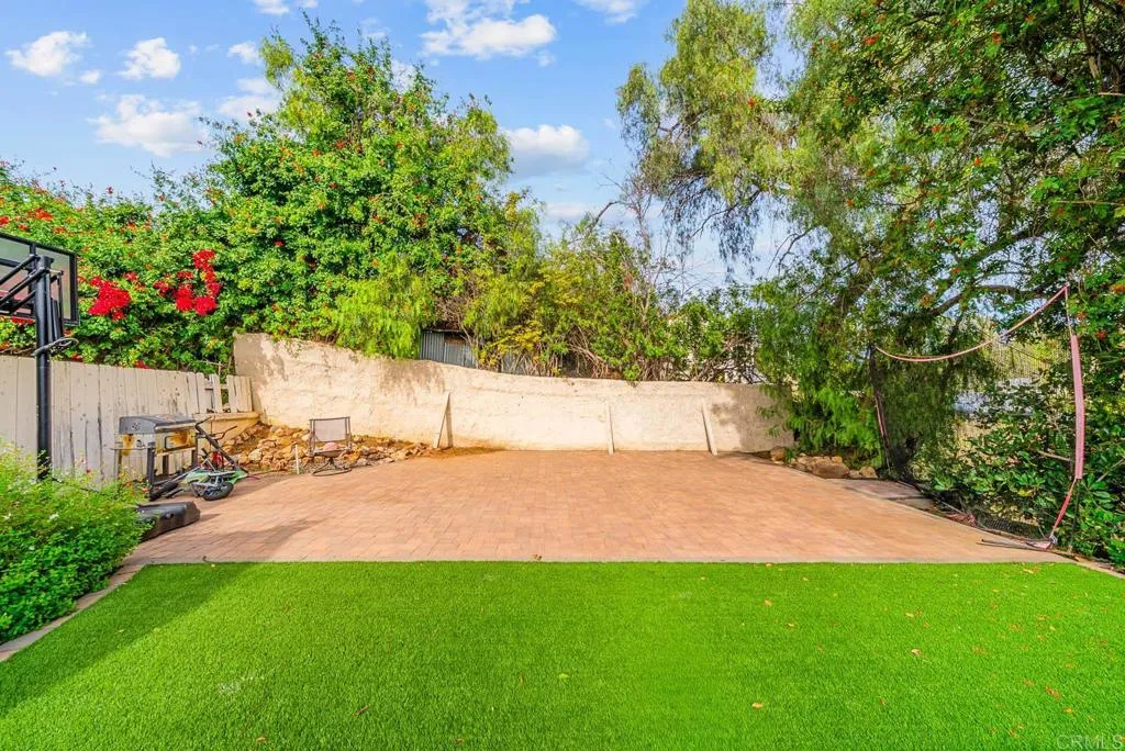 10820 Dutton Drive, La Mesa, California 91941 home-pic-40