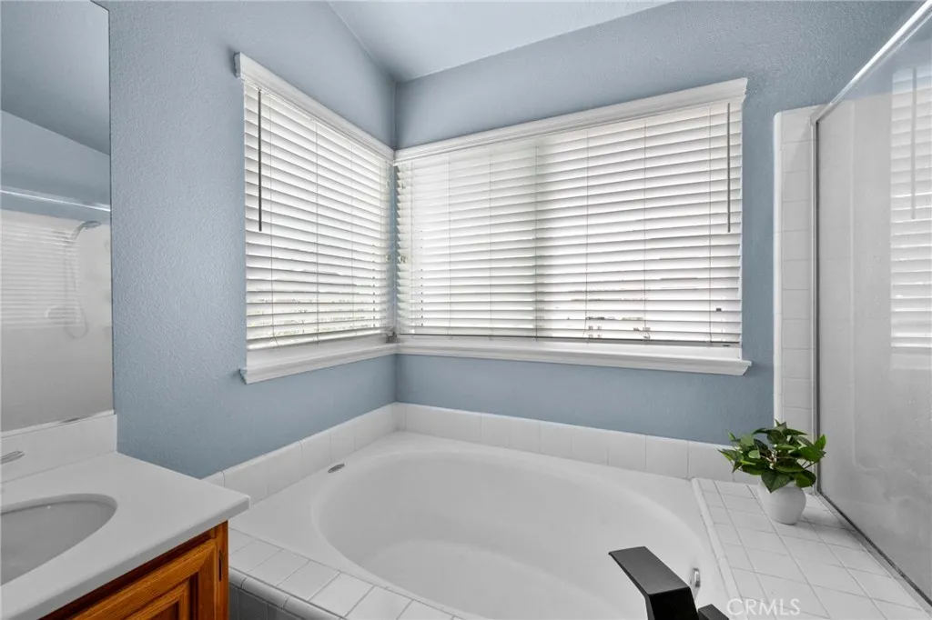 3684 Veronica Court, Rialto, California 92377 home-pic-22