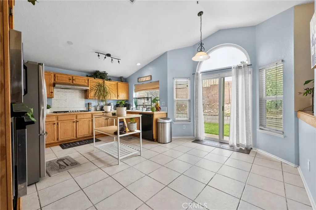 3684 Veronica Court, Rialto, California 92377 home-pic-34