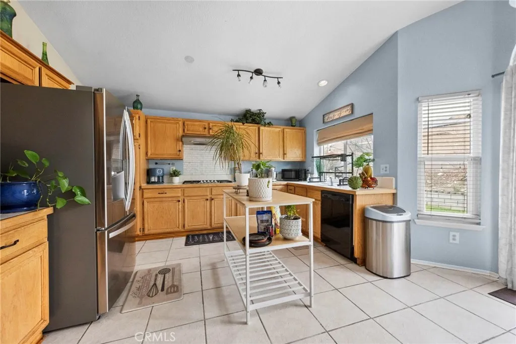 3684 Veronica Court, Rialto, California 92377 home-pic-35