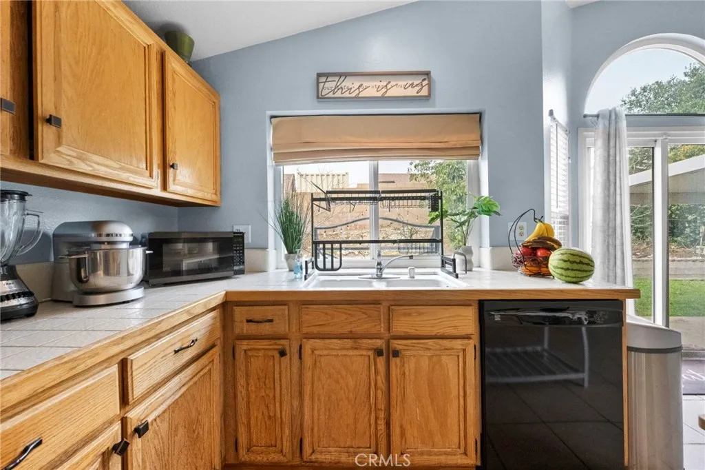 3684 Veronica Court, Rialto, California 92377 home-pic-39