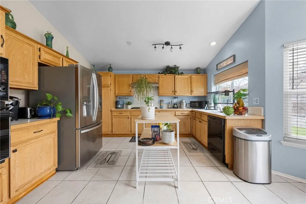 3684 Veronica Court, Rialto, California 92377 home-pic-40